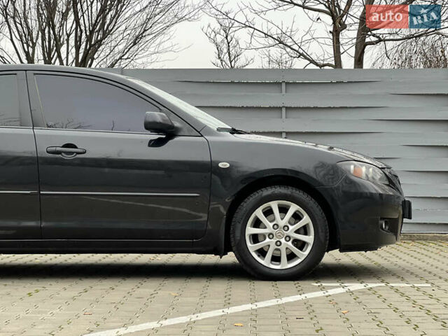 Черный Мазда 3, объемом двигателя 1.6 л и пробегом 256 тыс. км за 5450 $, фото 5 на Automoto.ua