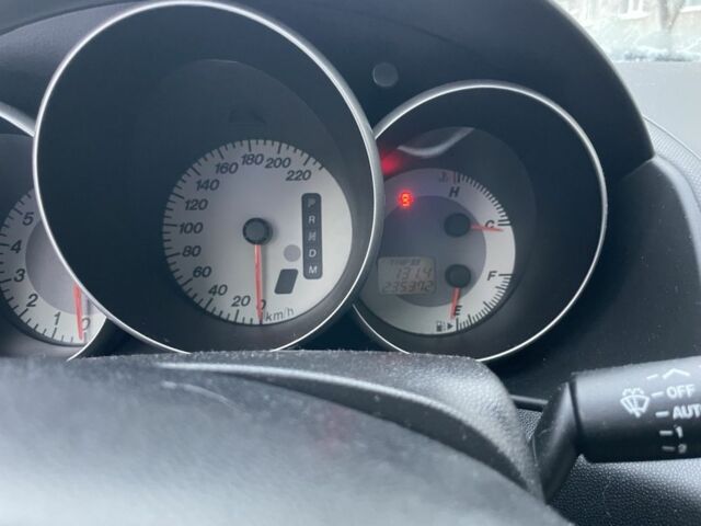 Чорний Мазда 3, об'ємом двигуна 1.6 л та пробігом 235 тис. км за 4000 $, фото 17 на Automoto.ua