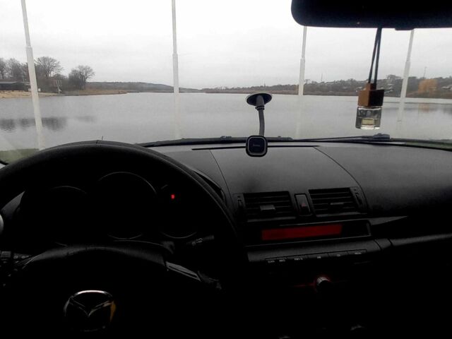 Черный Мазда 3, объемом двигателя 1.6 л и пробегом 260 тыс. км за 4100 $, фото 5 на Automoto.ua