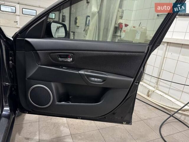 Черный Мазда 3, объемом двигателя 1.6 л и пробегом 222 тыс. км за 5450 $, фото 14 на Automoto.ua