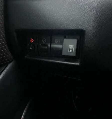 Черный Мазда 3, объемом двигателя 2 л и пробегом 182 тыс. км за 5500 $, фото 12 на Automoto.ua