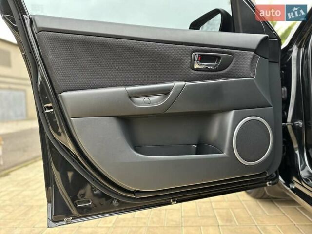 Черный Мазда 3, объемом двигателя 1.6 л и пробегом 130 тыс. км за 7700 $, фото 59 на Automoto.ua