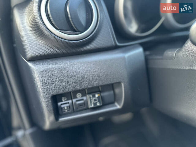 Чорний Мазда 3, об'ємом двигуна 1.6 л та пробігом 198 тис. км за 5499 $, фото 15 на Automoto.ua