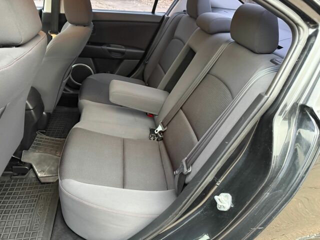 Чорний Мазда 3, об'ємом двигуна 1.6 л та пробігом 183 тис. км за 6150 $, фото 9 на Automoto.ua