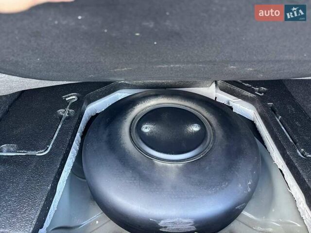 Черный Мазда 3, объемом двигателя 2 л и пробегом 187 тыс. км за 7200 $, фото 25 на Automoto.ua