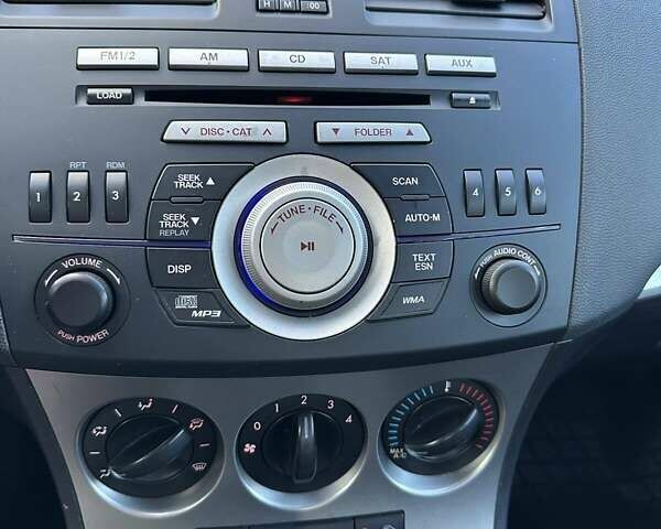 Черный Мазда 3, объемом двигателя 2 л и пробегом 187 тыс. км за 7200 $, фото 31 на Automoto.ua