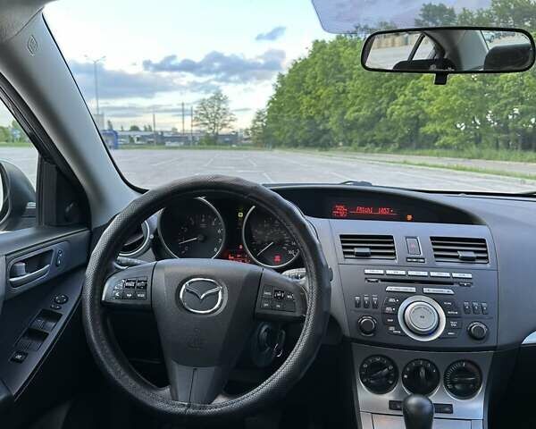 Черный Мазда 3, объемом двигателя 2 л и пробегом 187 тыс. км за 7200 $, фото 24 на Automoto.ua