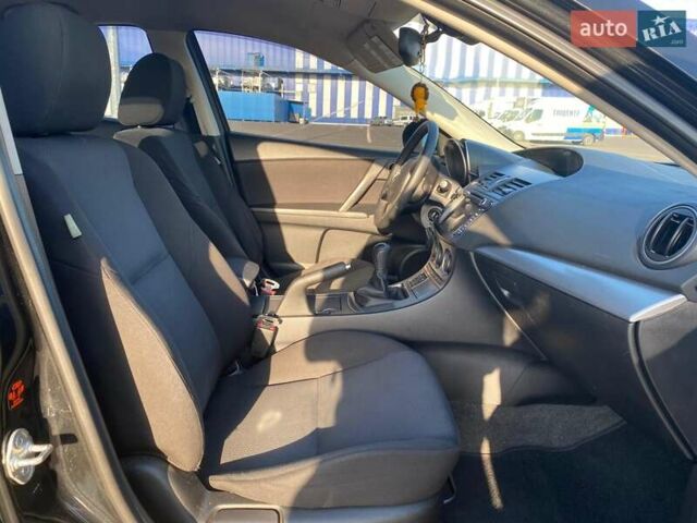 Черный Мазда 3, объемом двигателя 2 л и пробегом 261 тыс. км за 6900 $, фото 14 на Automoto.ua