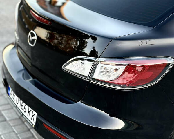 Чорний Мазда 3, об'ємом двигуна 1.6 л та пробігом 300 тис. км за 6500 $, фото 7 на Automoto.ua