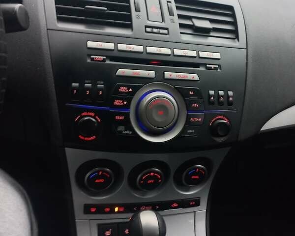 Черный Мазда 3, объемом двигателя 1.6 л и пробегом 257 тыс. км за 7850 $, фото 22 на Automoto.ua