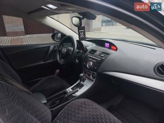 Черный Мазда 3, объемом двигателя 1.6 л и пробегом 257 тыс. км за 7850 $, фото 36 на Automoto.ua