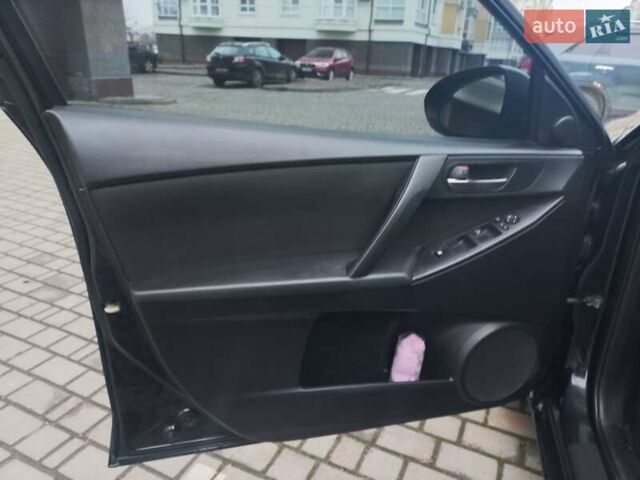 Черный Мазда 3, объемом двигателя 1.6 л и пробегом 257 тыс. км за 7850 $, фото 29 на Automoto.ua