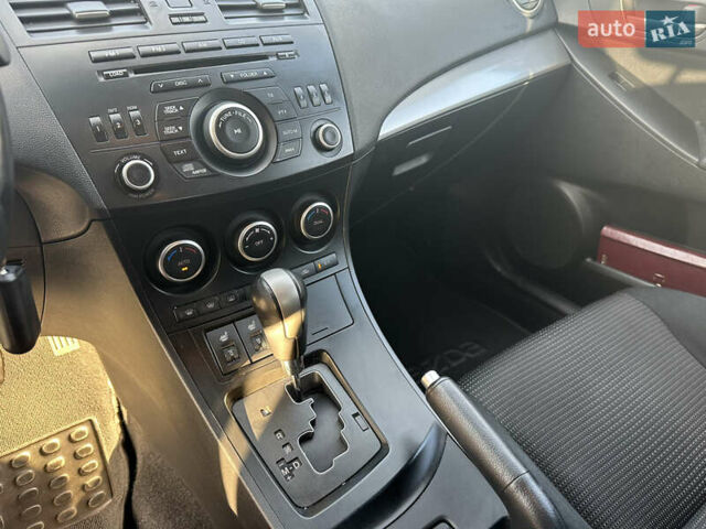 Чорний Мазда 3, об'ємом двигуна 1.6 л та пробігом 188 тис. км за 7400 $, фото 5 на Automoto.ua