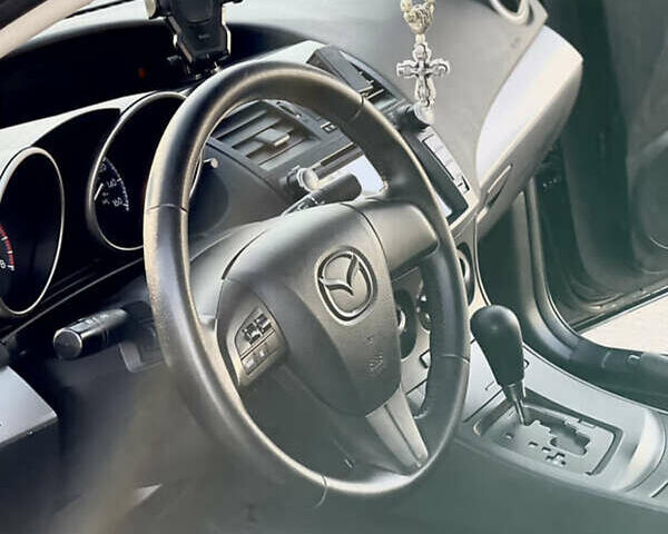 Черный Мазда 3, объемом двигателя 2 л и пробегом 280 тыс. км за 7000 $, фото 15 на Automoto.ua