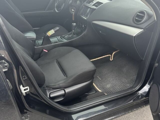 Чорний Мазда 3, об'ємом двигуна 2 л та пробігом 173 тис. км за 7200 $, фото 5 на Automoto.ua