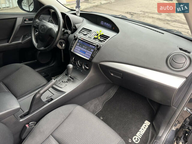 Черный Мазда 3, объемом двигателя 2 л и пробегом 280 тыс. км за 6700 $, фото 29 на Automoto.ua