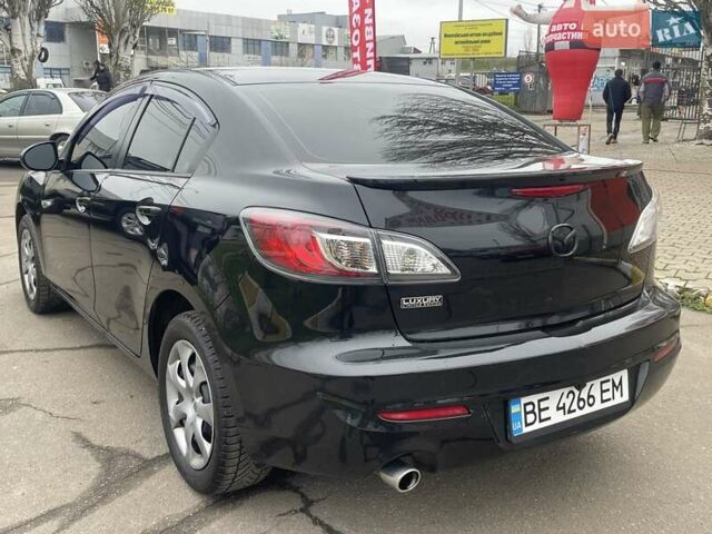Черный Мазда 3, объемом двигателя 2 л и пробегом 284 тыс. км за 7300 $, фото 5 на Automoto.ua