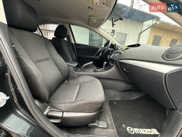 Черный Мазда 3, объемом двигателя 2 л и пробегом 280 тыс. км за 6700 $, фото 28 на Automoto.ua