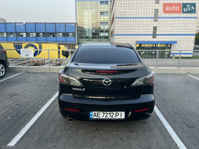Черный Мазда 3, объемом двигателя 2 л и пробегом 235 тыс. км за 7400 $, фото 10 на Automoto.ua