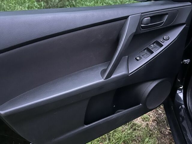 Чорний Мазда 3, об'ємом двигуна 2 л та пробігом 81 тис. км за 3937 $, фото 6 на Automoto.ua