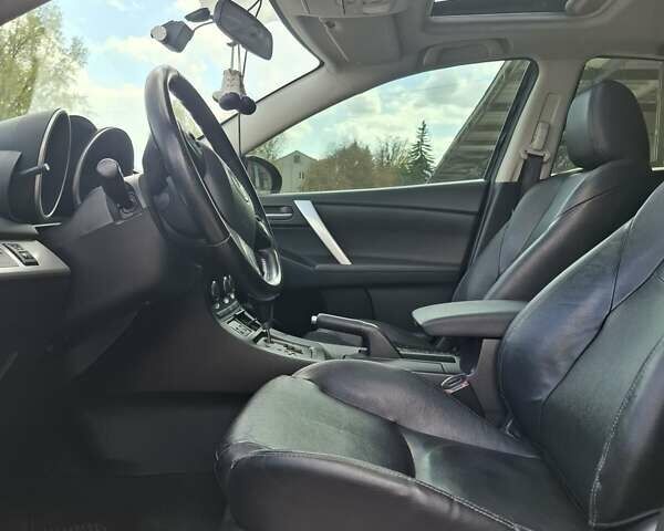 Черный Мазда 3, объемом двигателя 2 л и пробегом 264 тыс. км за 8500 $, фото 6 на Automoto.ua