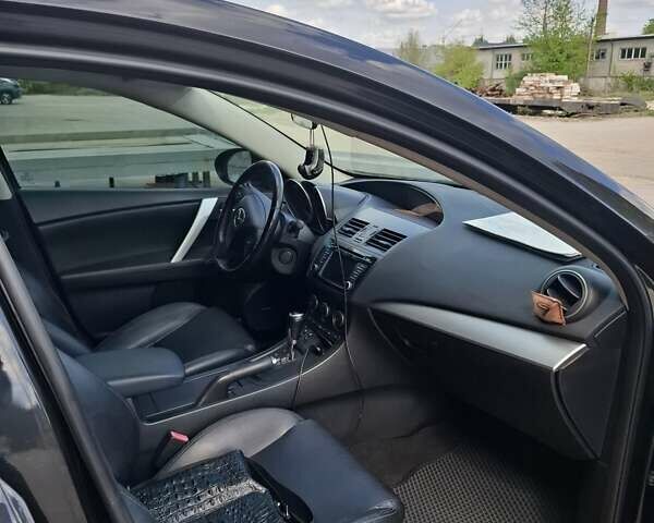 Черный Мазда 3, объемом двигателя 2 л и пробегом 264 тыс. км за 8500 $, фото 7 на Automoto.ua