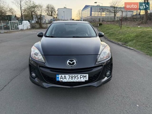 Черный Мазда 3, объемом двигателя 2 л и пробегом 170 тыс. км за 8700 $, фото 3 на Automoto.ua
