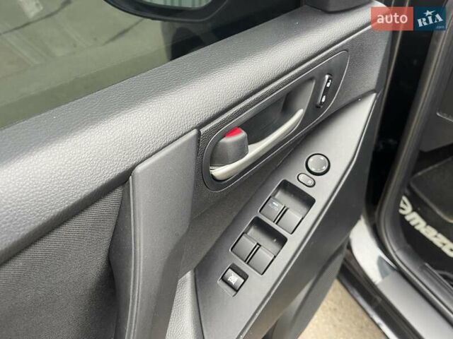 Черный Мазда 3, объемом двигателя 2 л и пробегом 284 тыс. км за 7300 $, фото 7 на Automoto.ua