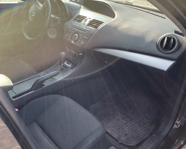 Черный Мазда 3, объемом двигателя 2 л и пробегом 196 тыс. км за 7200 $, фото 16 на Automoto.ua