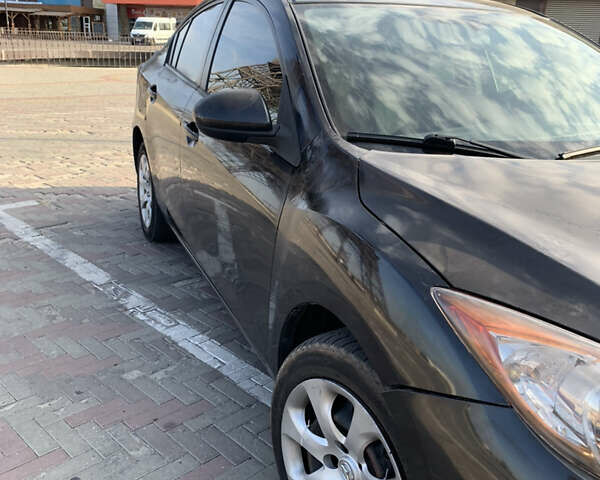 Черный Мазда 3, объемом двигателя 2 л и пробегом 196 тыс. км за 7200 $, фото 5 на Automoto.ua