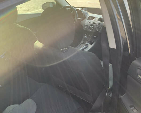 Черный Мазда 3, объемом двигателя 2 л и пробегом 196 тыс. км за 7200 $, фото 17 на Automoto.ua