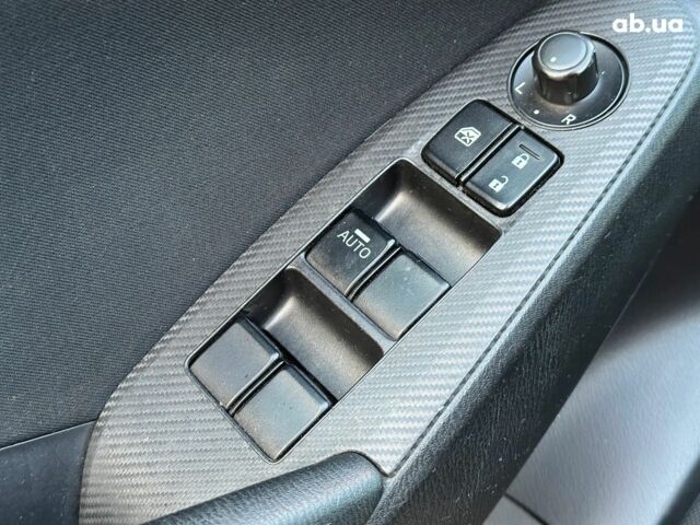 Чорний Мазда 3, об'ємом двигуна 2 л та пробігом 94 тис. км за 10940 $, фото 13 на Automoto.ua