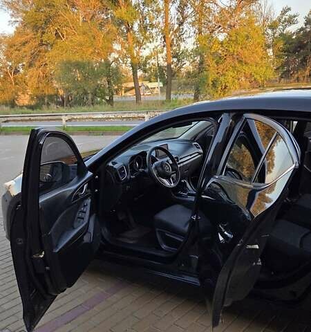 Черный Мазда 3, объемом двигателя 2 л и пробегом 138 тыс. км за 10500 $, фото 12 на Automoto.ua