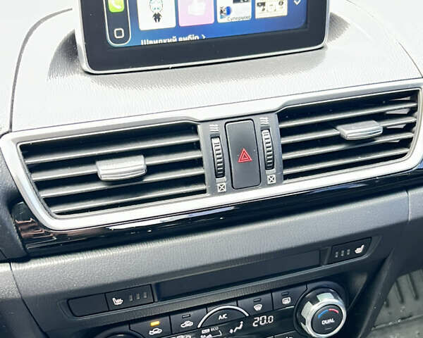 Черный Мазда 3, объемом двигателя 1.5 л и пробегом 143 тыс. км за 9200 $, фото 27 на Automoto.ua