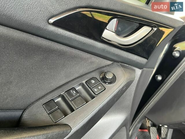Чорний Мазда 3, об'ємом двигуна 2 л та пробігом 248 тис. км за 8500 $, фото 23 на Automoto.ua