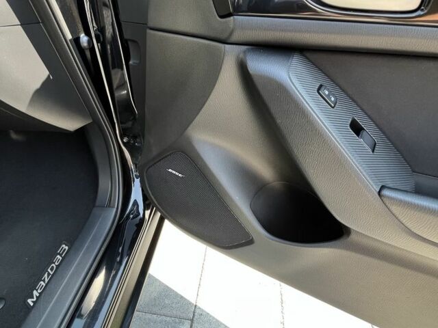 Черный Мазда 3, объемом двигателя 2 л и пробегом 172 тыс. км за 11950 $, фото 15 на Automoto.ua