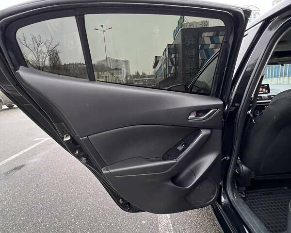 Черный Мазда 3, объемом двигателя 2 л и пробегом 122 тыс. км за 12000 $, фото 40 на Automoto.ua