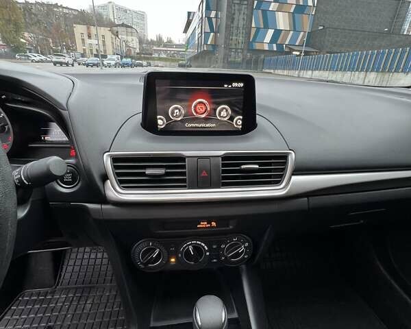 Черный Мазда 3, объемом двигателя 2 л и пробегом 122 тыс. км за 12000 $, фото 38 на Automoto.ua