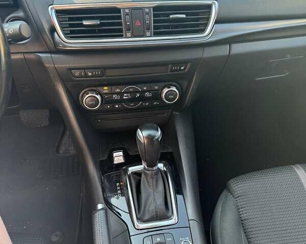 Черный Мазда 3, объемом двигателя 2 л и пробегом 95 тыс. км за 14099 $, фото 1 на Automoto.ua