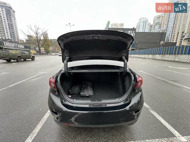 Черный Мазда 3, объемом двигателя 2 л и пробегом 122 тыс. км за 12000 $, фото 43 на Automoto.ua