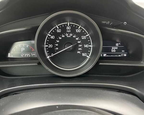 Чорний Мазда 3, об'ємом двигуна 2 л та пробігом 123 тис. км за 10500 $, фото 2 на Automoto.ua