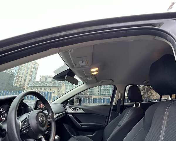 Черный Мазда 3, объемом двигателя 2 л и пробегом 122 тыс. км за 12000 $, фото 39 на Automoto.ua