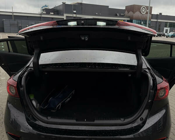 Чорний Мазда 3, об'ємом двигуна 2 л та пробігом 95 тис. км за 12500 $, фото 10 на Automoto.ua