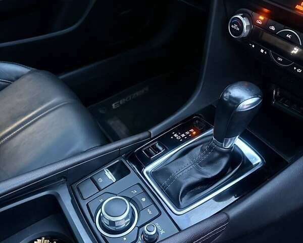 Черный Мазда 3, объемом двигателя 2.49 л и пробегом 92 тыс. км за 12900 $, фото 12 на Automoto.ua