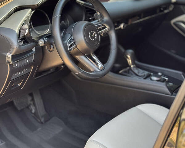 Черный Мазда 3, объемом двигателя 2.49 л и пробегом 47 тыс. км за 15700 $, фото 11 на Automoto.ua