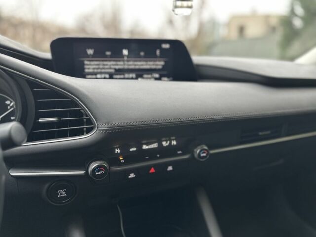 Чорний Мазда 3, об'ємом двигуна 2.5 л та пробігом 12 тис. км за 15999 $, фото 15 на Automoto.ua