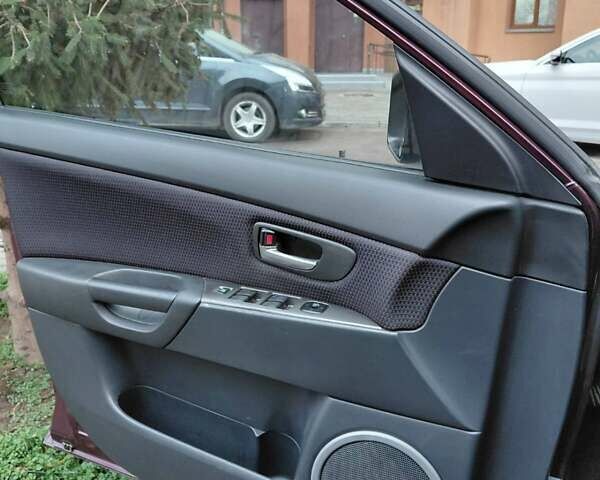 Фіолетовий Мазда 3, об'ємом двигуна 1.6 л та пробігом 303 тис. км за 4700 $, фото 1 на Automoto.ua