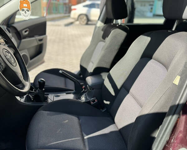 Фиолетовый Мазда 3, объемом двигателя 1.6 л и пробегом 200 тыс. км за 3800 $, фото 9 на Automoto.ua