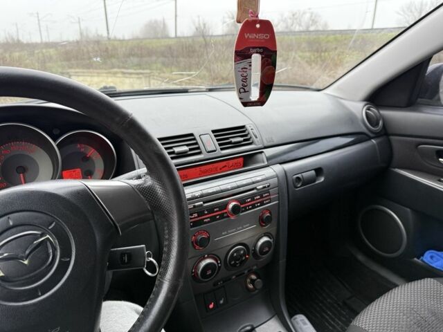 Фиолетовый Мазда 3, объемом двигателя 1.6 л и пробегом 345 тыс. км за 3500 $, фото 3 на Automoto.ua