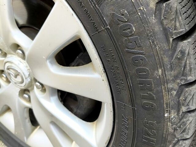 Фиолетовый Мазда 3, объемом двигателя 1.6 л и пробегом 186 тыс. км за 4700 $, фото 5 на Automoto.ua